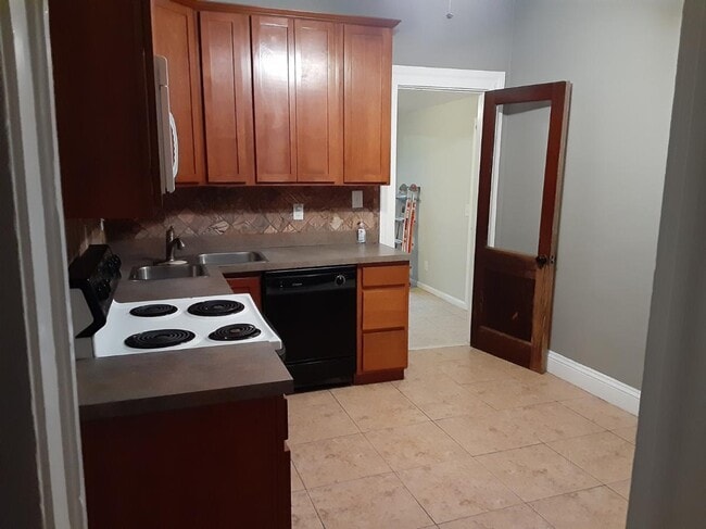 1827 Lakewood Ter SE