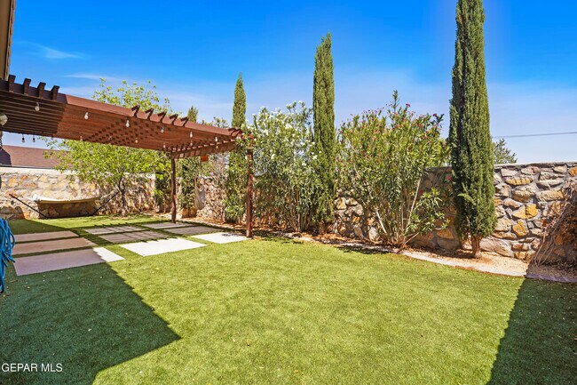 Photo - 13665 Lartington St