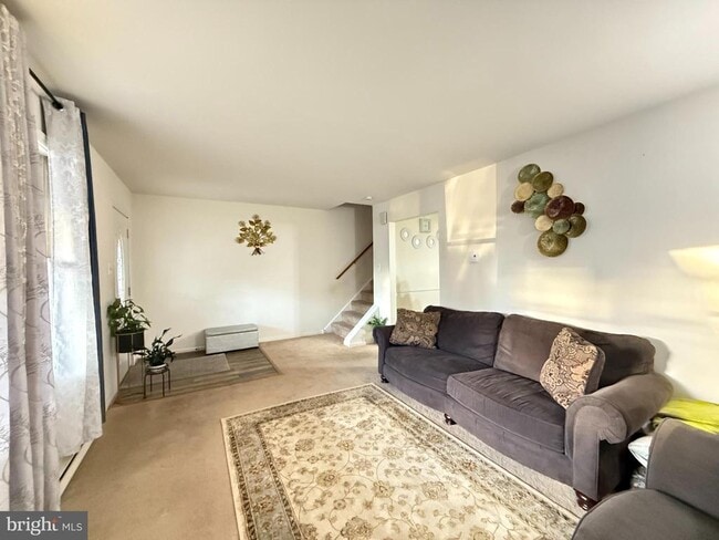 Photo - 410 N 5th Ave