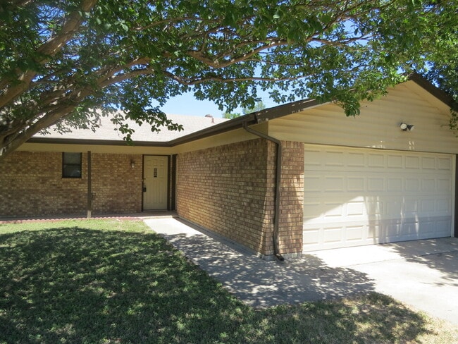 Photo - 519 Myra Lou Ave