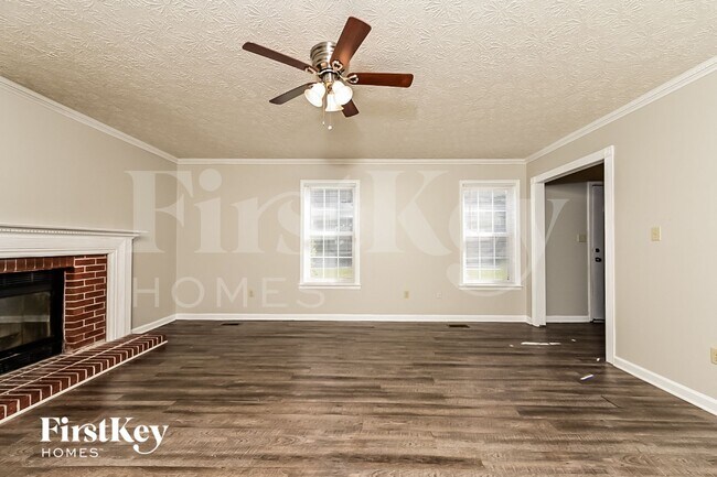 Photo - 215 Brooks Dr