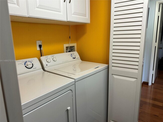 Photo - 2709 S Oakland Forest Dr