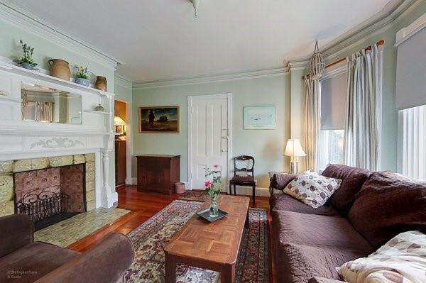 Photo - 616 Thames St Unit 1