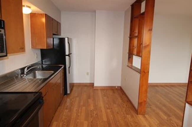 Photo - 845 Western Ave Unidad WT 845 - 4