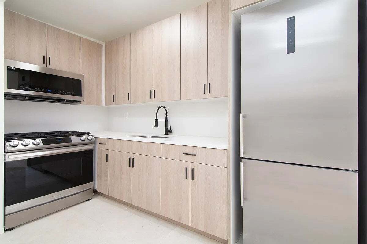 Photo - 227 W 20th St Unit 5D