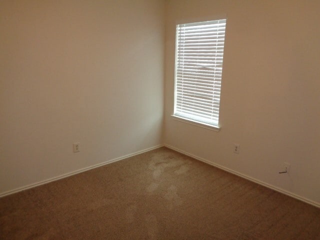 Building Photo - 16746 Fallen Timbers Dr