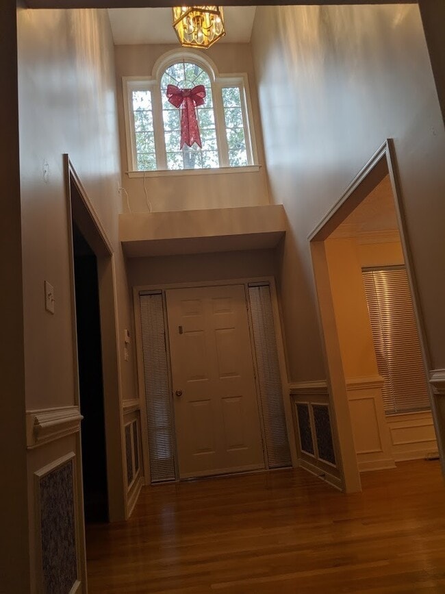 Photo - Huge 4 Bedroom Chester Transitional in Stoney Glen West with 2 Car Garage, $2225.00 p/month!