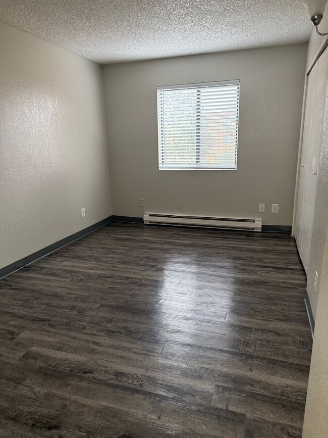 Photo - **MOVE IN SPECIAL**  Come and apply today!! Unidad 301