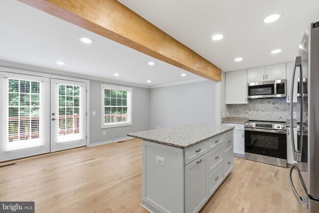 Photo - 2916 Montauk Ct