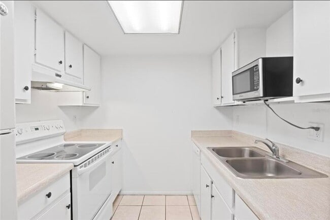 Photo - 920 N Lake Destiny Rd