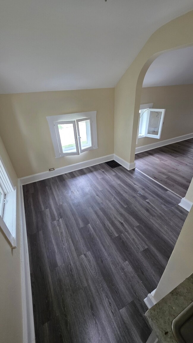 319 Brook St Unit 5