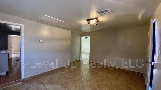 Photo - 3909 S 14th Ave Unidad #1