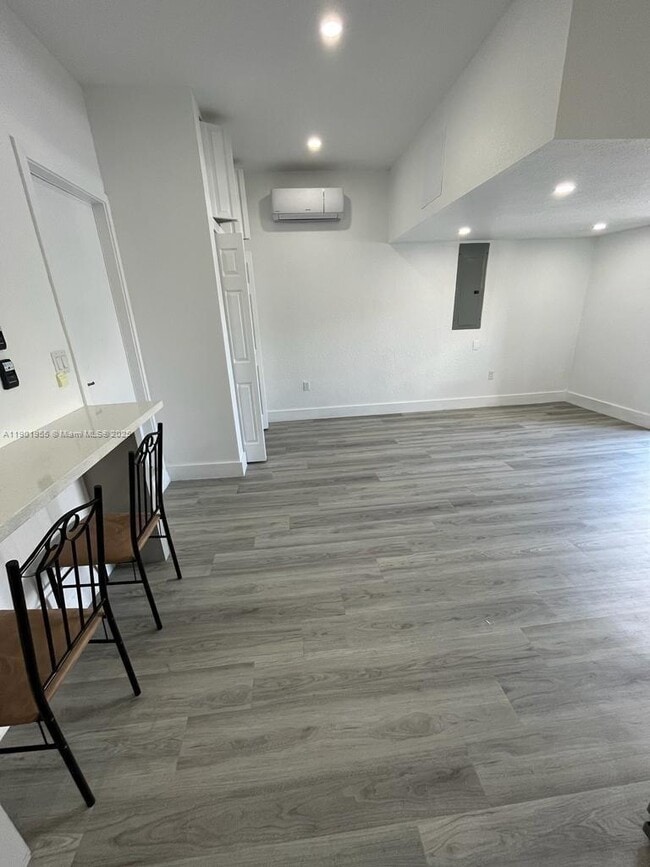 Photo - 15030 SW 28th St Unidad 2