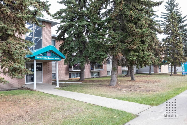 Building Photo - McQueen Place