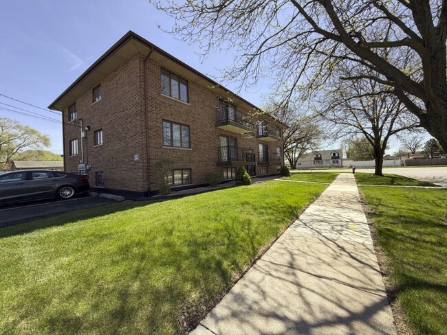 8659 Meade Ave