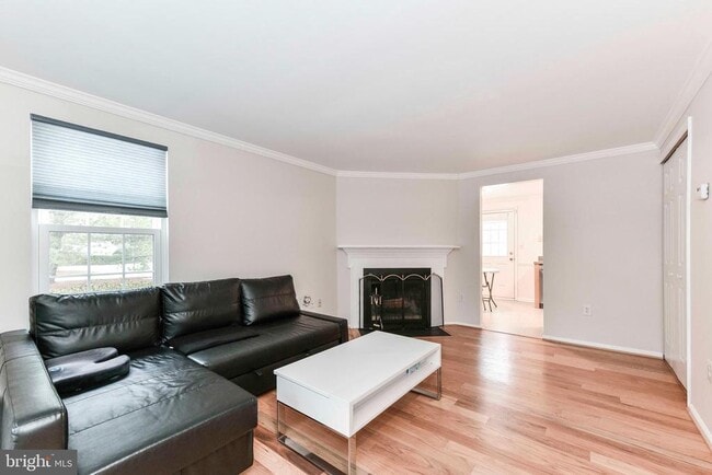 Building Photo - 60 Benton Ct