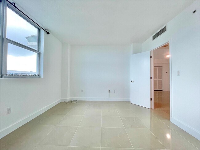 Photo - 7501 E Treasure Dr