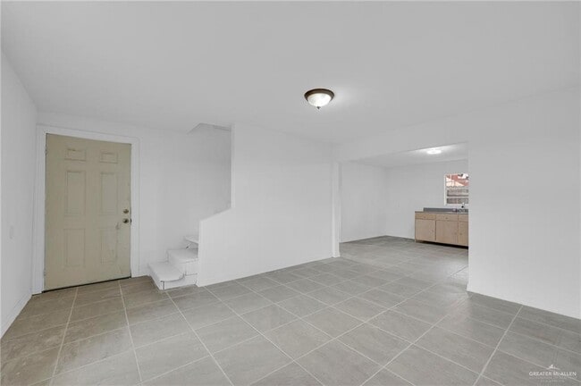 810 Catarina St