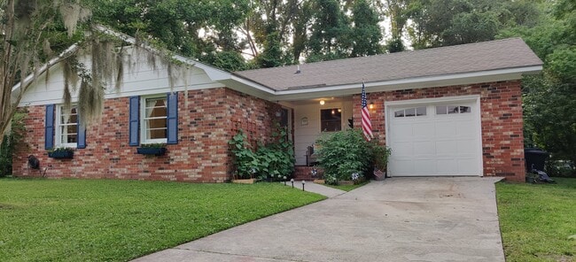 102 Anna Court