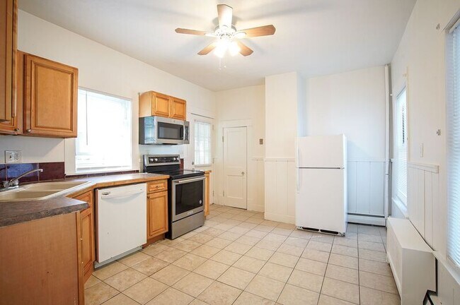 Photo - 72 Walnut St Unit 1L