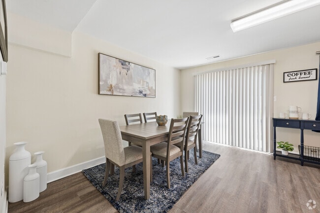 3BR, 1BA - 1,105SF - Dining Room