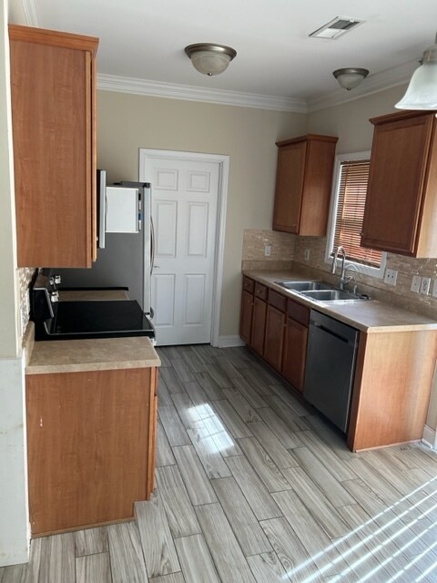 Photo - 1002 Enterprise Dr