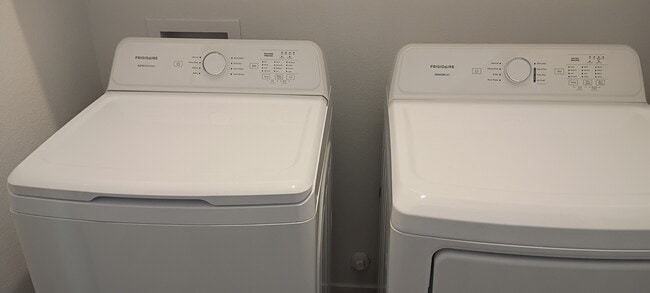 Photo - 821 Lake Park Cir