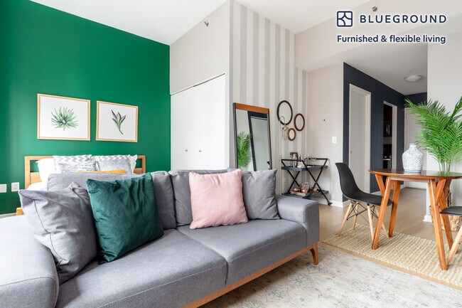 Photo - 535 W 23rd St Unidad FL11-ID80