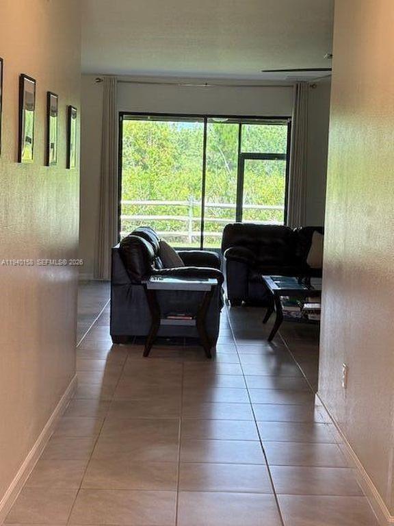 Photo - 571 Old Country Rd S E