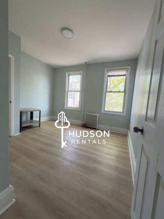 Photo - 87 W 20th St Unit 1R