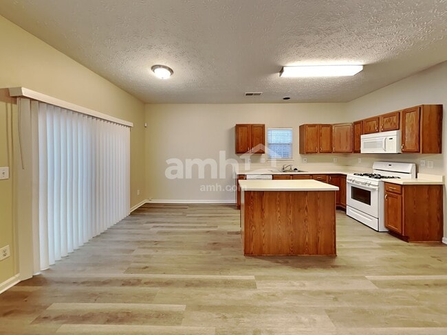 Photo - 501 Gables Ct