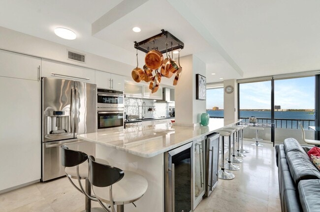 Building Photo - 5550 N Ocean Dr Unit 10d