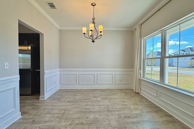 Photo - AVAILABLE EARLY DECEMBER (Small Pets Only)