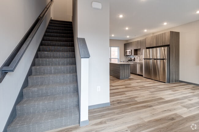 6BR, 5BA - 2,100SF Kitchen, Living Room