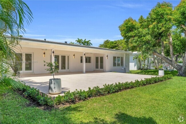 Building Photo - 1315 Campo Sano Ave Rental
