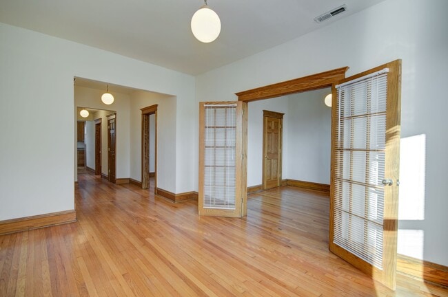 Photo - 848 W Waveland Ave Unit 3