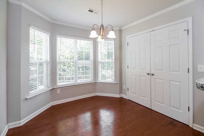 Photo - 409 Pyracantha Dr