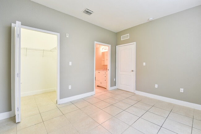 Photo - 1663 SE 29th St # 109 Unit 109