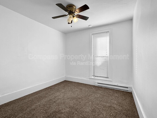 Photo - 617 Fulton St E