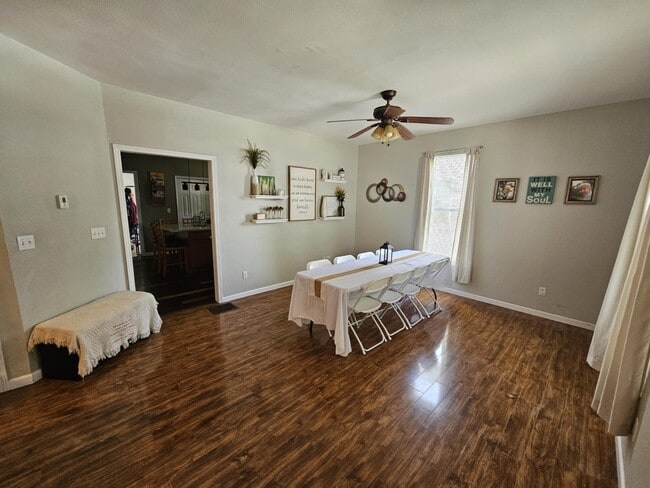 Photo - 730 Maple St