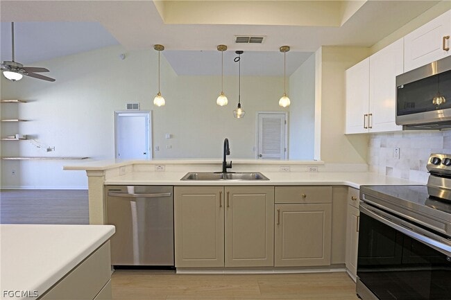 Photo - 9005 Colby Dr Unit 1919