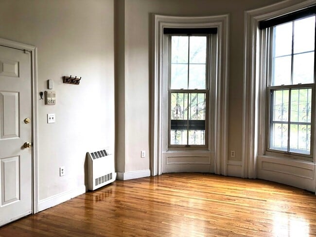 Photo - 676 Tremont St