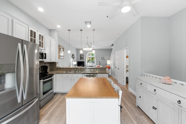 2445 NE 14th St