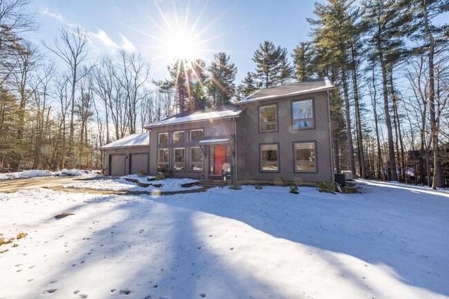 Photo - 9 Belshyre Ct