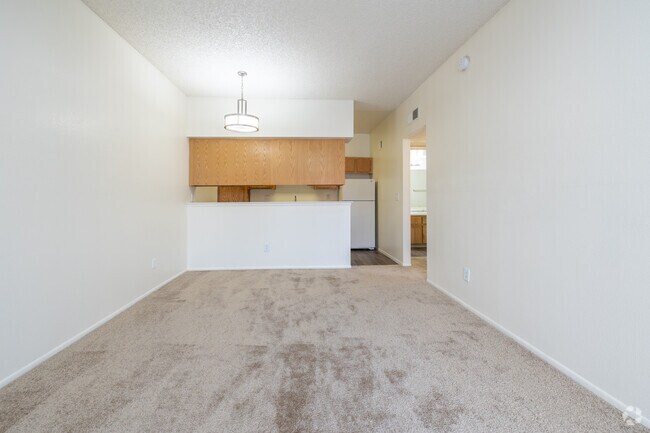 1BR, 1BA - 600SF - Living Room