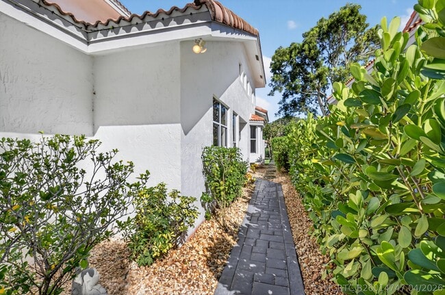 2237 NW 53rd St