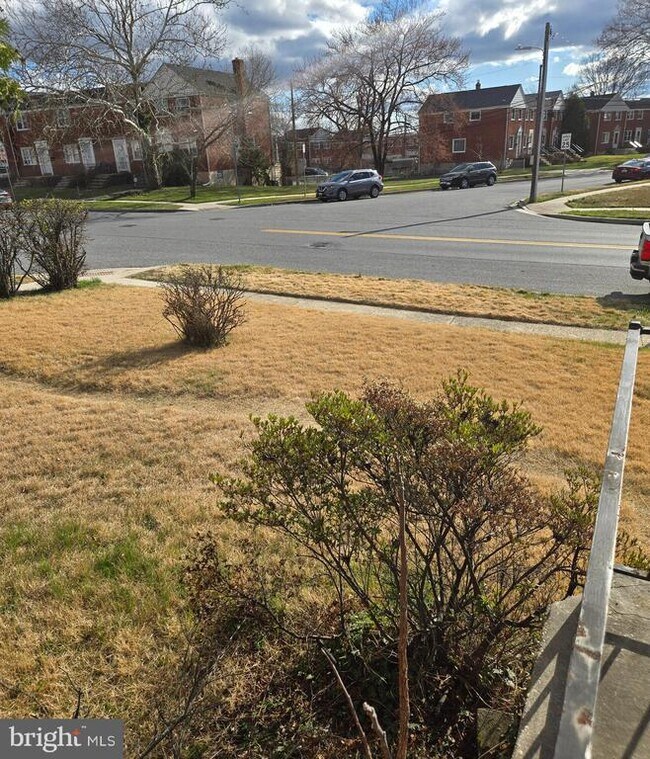 Photo - 7801 Hillsway Ave