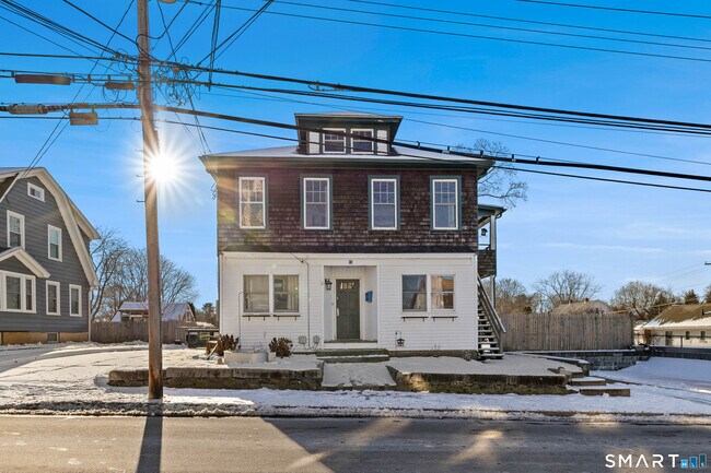 Building Photo - 95 Ashland St