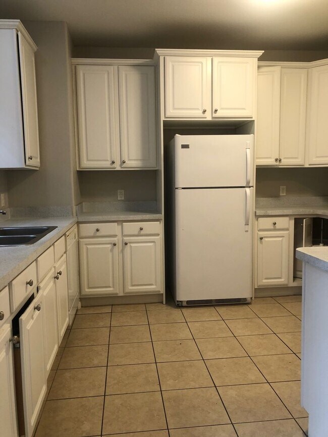 Photo - DERBY VILLAGE TOWNHOUSE