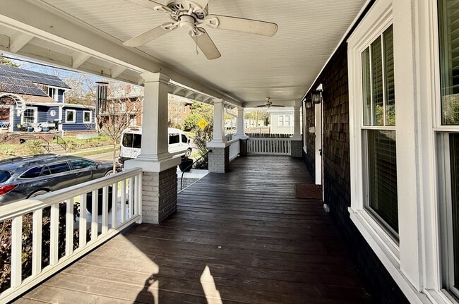 Photo - 107 W Geer St